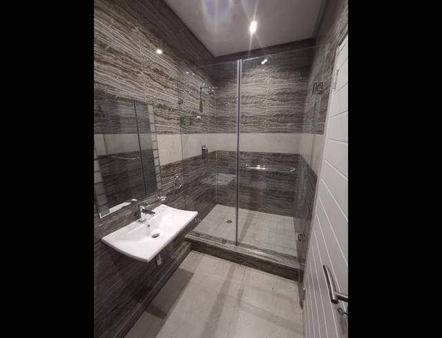3 BEDROOM APARTMENT TO LET IN OVERPORT
